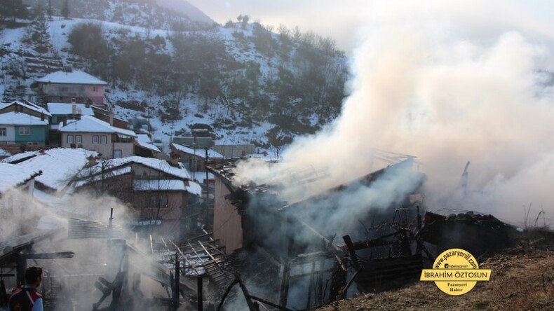Pazaryeri Karaköy’de 2 Katlı Ev Yandı