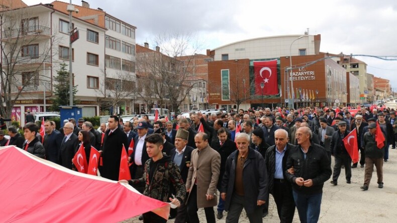 PAZARYERİ’NDE İDLİP ŞEHİTLERİ İÇİN YÜRÜYÜŞ