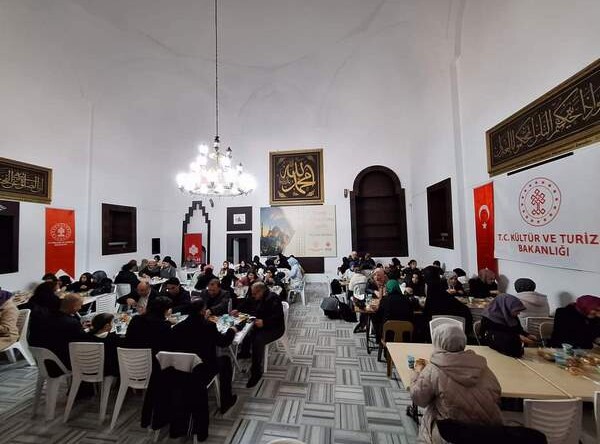 Kültür ve Turizm Bakanlığı, Vakıflar Genel Müdürlüğü Ramazan’da 81 ilde iftar sofraları kuruyor.