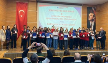 BOZÜYÜK SINAV’DA BURSLULUK ÖDÜL TÖRENİ
