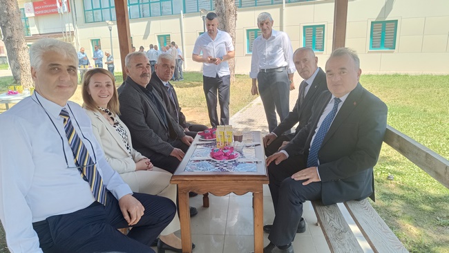 Pazaryeri’nde  Protokol Bayramlaşması Gençlik Merkezi Bahçesinde Gerçekleşti
