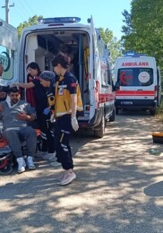 Kınık yolundaki Çukur Kazaya sebep oldu 1 yaralı