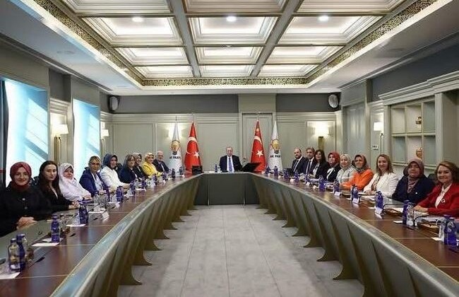 Cumhurbaşkanı ve AK Parti Genel Başkanı Erdoğan, AK Parti’li kadın belediye başkanlarını kabul etti