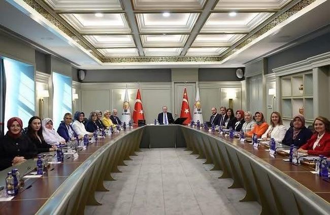 Cumhurbaşkanı ve AK Parti Genel Başkanı Erdoğan, AK Parti’li kadın belediye başkanlarını kabul etti