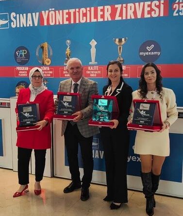 BOZÜYÜK SINAV KOLEJİ’NE 4K BAŞARI ÖDÜLÜYLE BÜYÜK ONUR