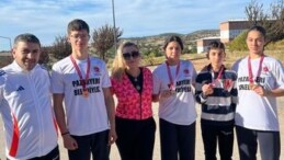 Pazaryeri’nin Yıldızları Uşak’ta Altın Madalyaları Topladı!