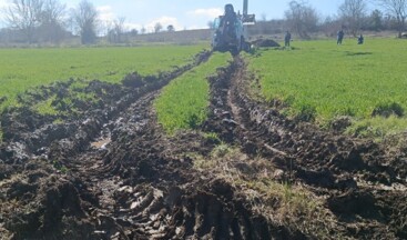 Vatandaşın Ekinleri ve Tarlaları Zarar Gördü Çiftçiler Yetkililerden Açıklama Bekliyor