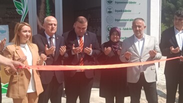 İnhisar Belediyesi ve Biosun Çiftçiye Destek Gübre Satış Yerini Açtı