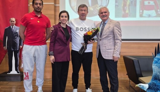 Futbol Efsanesi Tanju Çolak Bozüyük Sınav Koleji’nde Öğrencilerle Buluştu